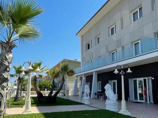 colorperlavillage en last-minute-offer-for-august-all-inclusive-family-hotel-igea-marina 014
