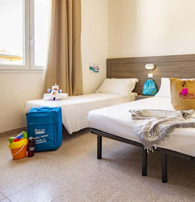 Helles, gemütliches Zimmer, ideal für einen erholsamen Urlaub.